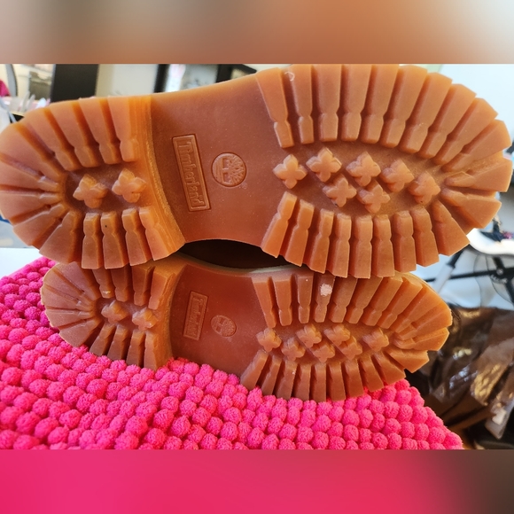 Brand new unisex Timberland boots kids size 13 - Picture 4 of 4